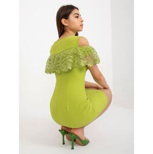 Fashionhunters Limetkové koktejlové šaty se širokým volánem Velikost: 36