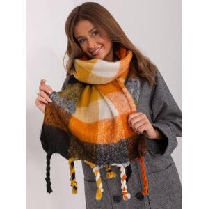 Fashionhunters Teplý černo-oranžový kostkovaný dámský šátek.Velikost: JEDNA VELIKOST