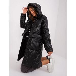 Fashionhunters Černá prošívaná zimní bunda s kapsami Velikost: S/M