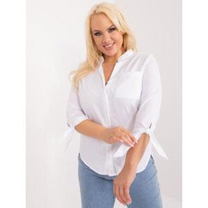 Fashionhunters Bílá dámská košile velikosti plus s 3/4 rukávem Velikost: 4XL, XXXXL